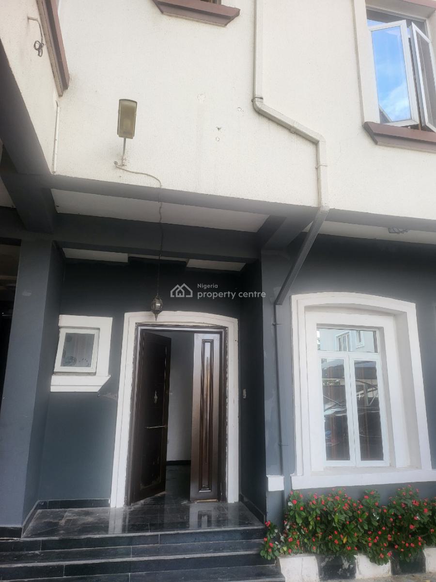 Spacious Serviced 3 Bedroom Terrace with Bq, Off U3 Estate, Lekki Phase 1, Lekki, Lagos, Terraced Duplex for Rent