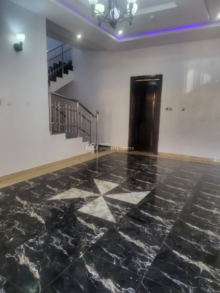 Spacious Serviced 3 Bedroom Terrace with Bq, Off U3 Estate, Lekki Phase 1, Lekki, Lagos, Terraced Duplex for Rent