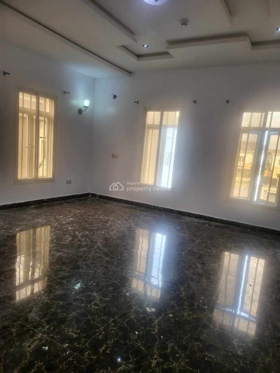 Spacious Serviced 3 Bedroom Terrace with Bq, Off U3 Estate, Lekki Phase 1, Lekki, Lagos, Terraced Duplex for Rent