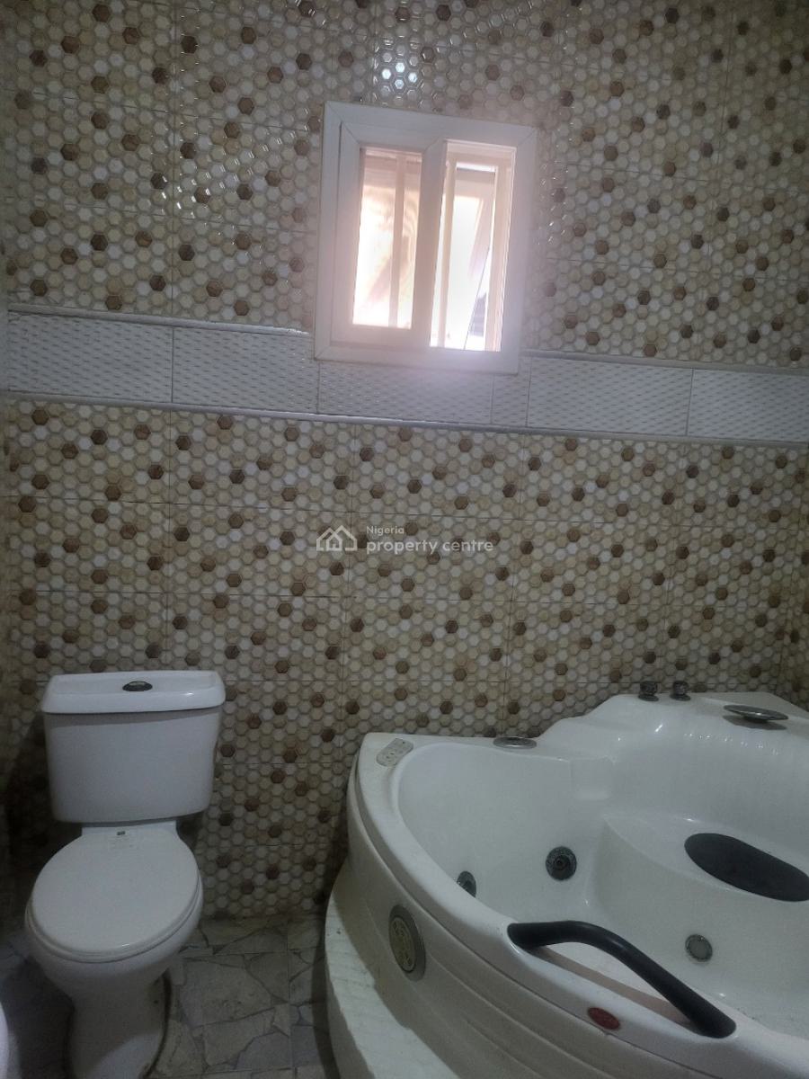 Spacious Serviced 3 Bedroom Terrace with Bq, Off U3 Estate, Lekki Phase 1, Lekki, Lagos, Terraced Duplex for Rent