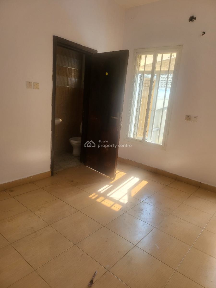 Spacious Serviced 3 Bedroom Terrace with Bq, Off U3 Estate, Lekki Phase 1, Lekki, Lagos, Terraced Duplex for Rent