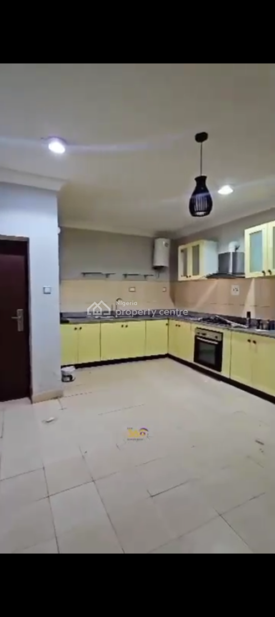 Standard and Specious 3 Bedroom Flat  Upstairs with a Room Bq, Ikate, Ikate Elegushi, Lekki, Lagos, Flat / Apartment for Rent
