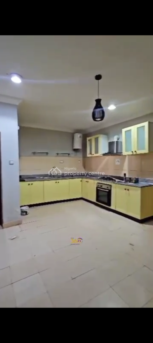 Standard and Specious 3 Bedroom Flat  Upstairs with a Room Bq, Ikate, Ikate Elegushi, Lekki, Lagos, Flat / Apartment for Rent
