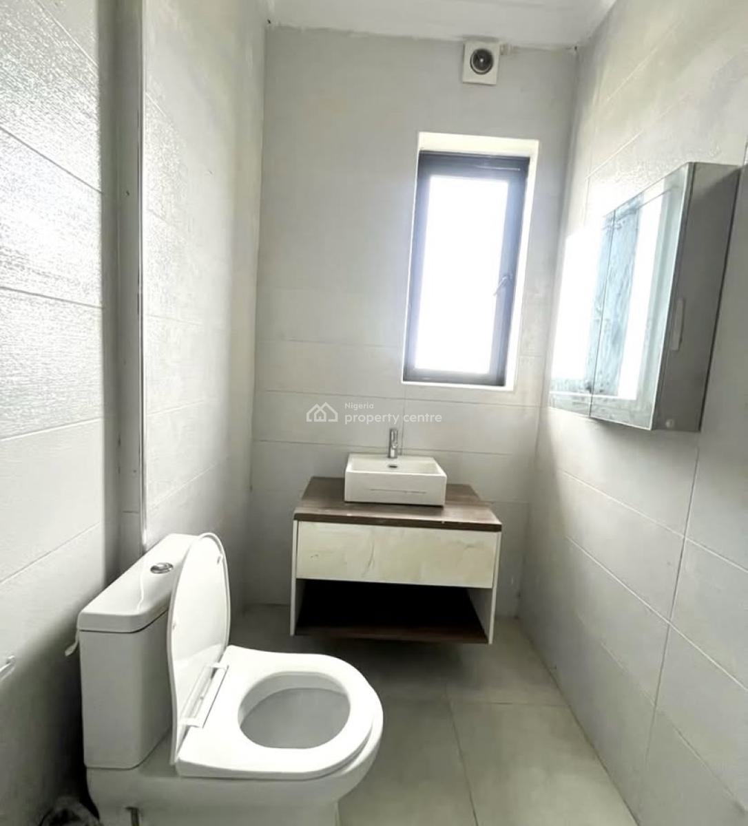 Luxurious 2 Bedroom Apartment with Elevator, Swimming Pool and Gym, Lekki Phase 1, Lekki, Lagos, Flat / Apartment for Rent