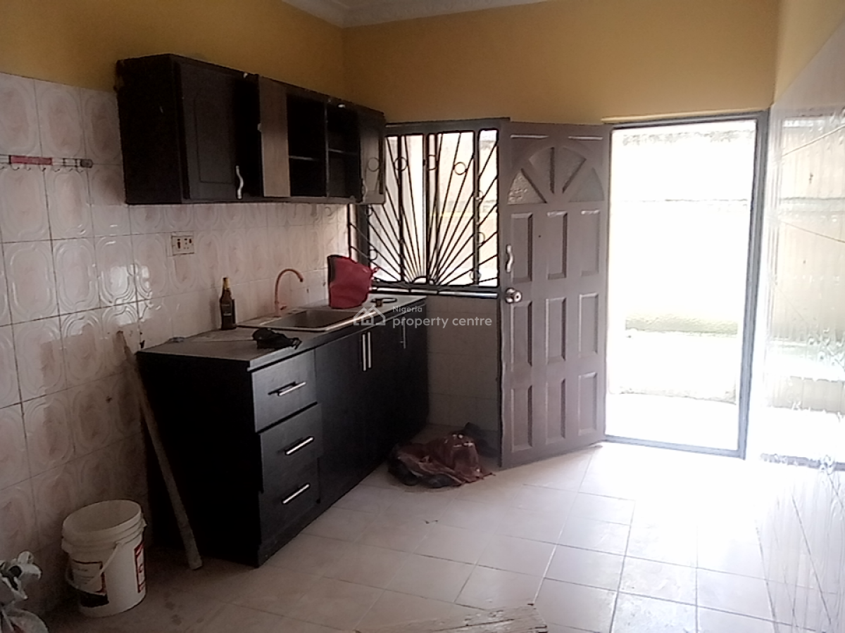 a 3 Bedroom Flat, Agungi, Lekki, Lagos, Flat / Apartment for Rent