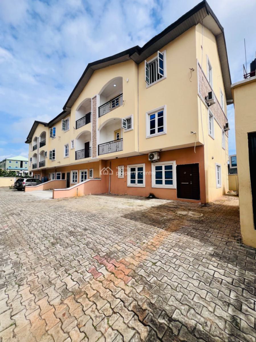 Exquisitely Fitted  5 Bedroom Terraced Duplex at a Prime Location, Mobil Road, Ajah, Lagos, Terraced Duplex for Rent
