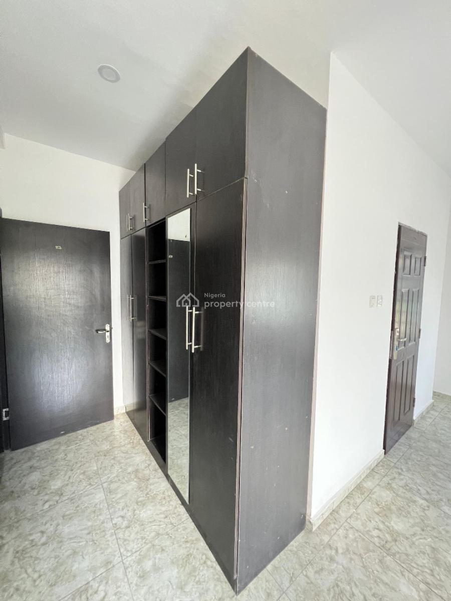 Amazing 3 Bedroom Apartment with a Bq, Lekki Phase 1, Lekki, Lagos, Flat / Apartment for Sale