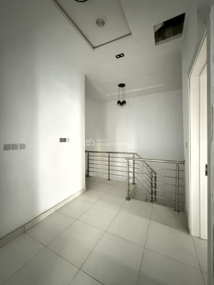 Distress Affordable  4 Bedroom Semi Detached Duplex with Bq, Ikota, Lekki, Lagos, Semi-detached Duplex for Sale
