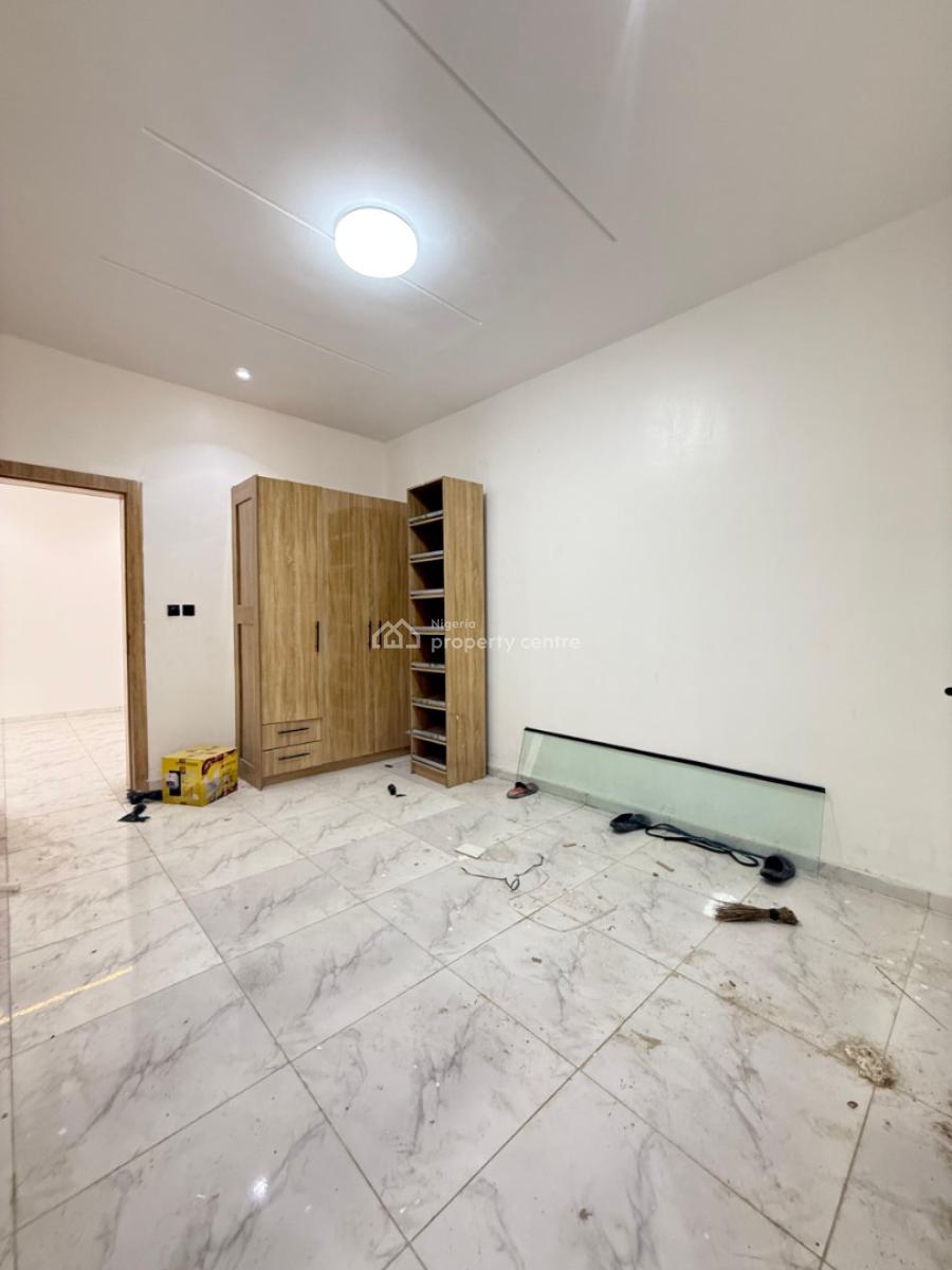 Good Deal 2 Bedroom Apartment with Swimming Pool ,, Ologolo, Lekki, Lagos, Block of Flats for Sale