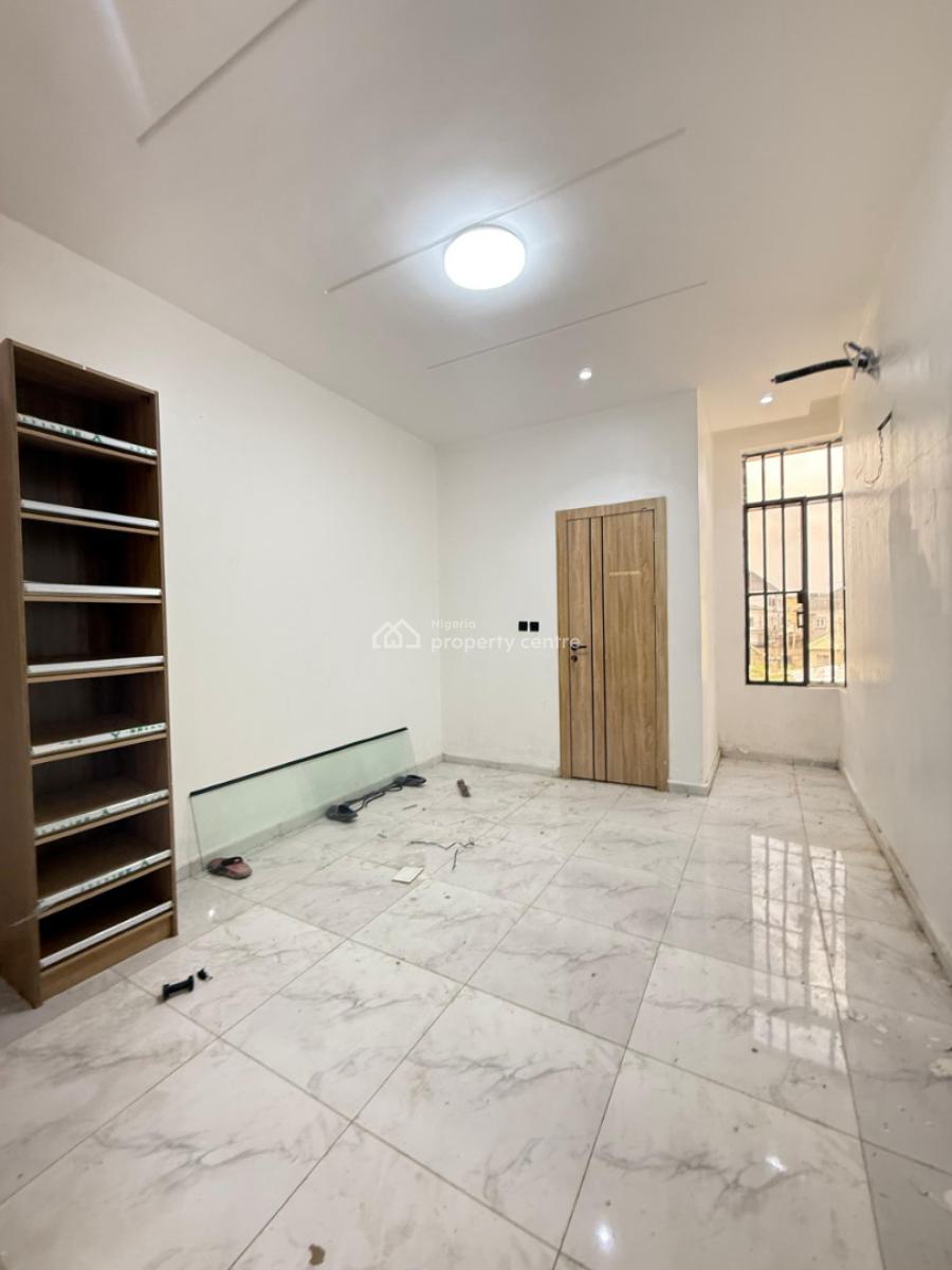 Good Deal 2 Bedroom Apartment with Swimming Pool ,, Ologolo, Lekki, Lagos, Block of Flats for Sale