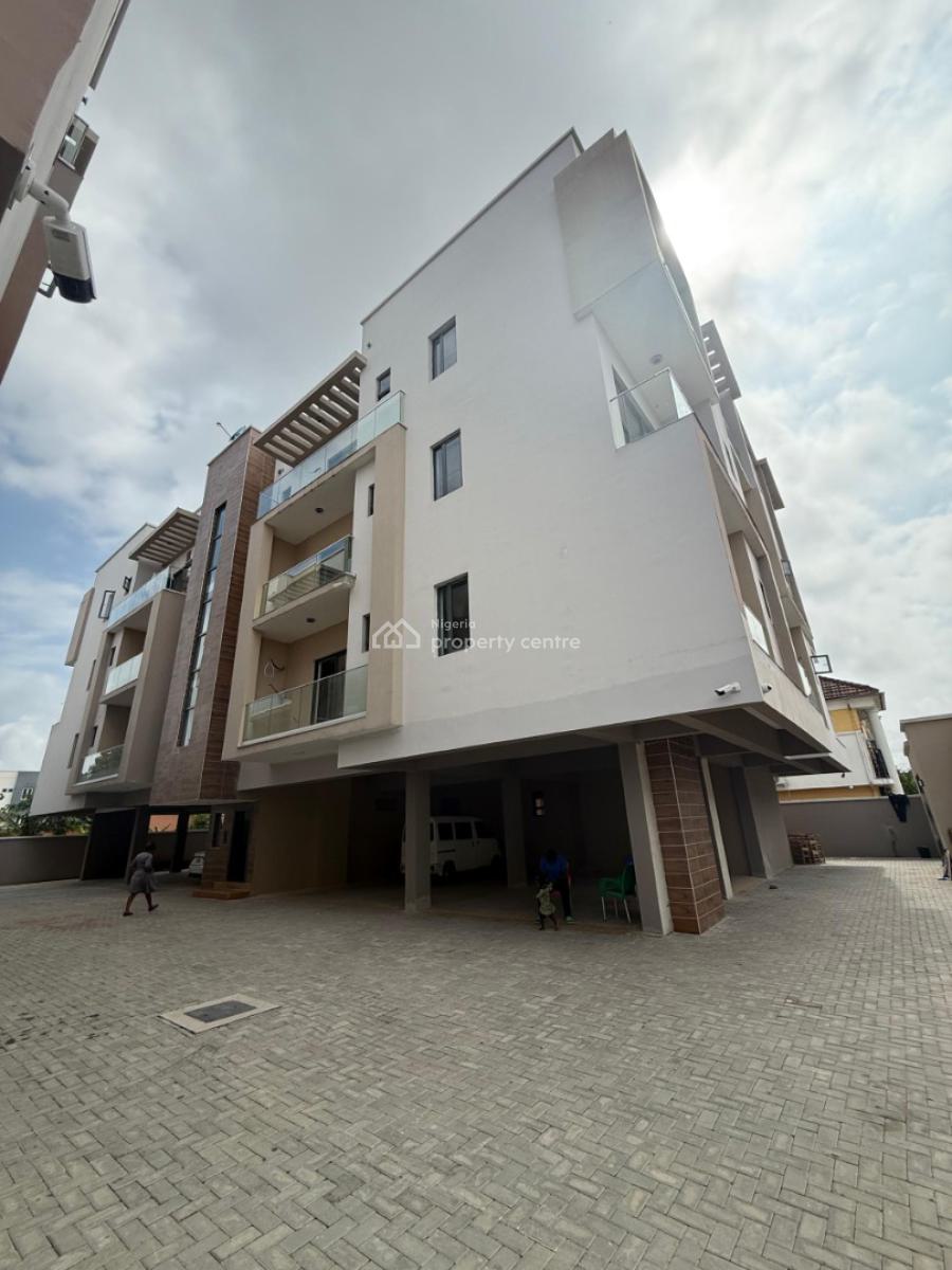 Distress Good Deal 2 Bedroom Apartment with Swimming Pool ,, Ologolo, Lekki, Lagos, Block of Flats for Sale
