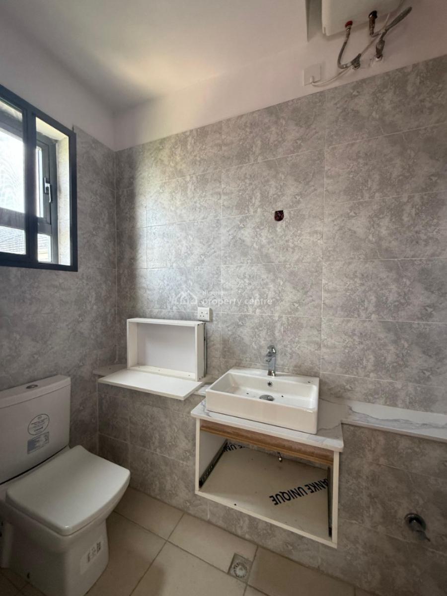 Distress Good Deal 2 Bedroom Apartment with Swimming Pool ,, Ologolo, Lekki, Lagos, Block of Flats for Sale