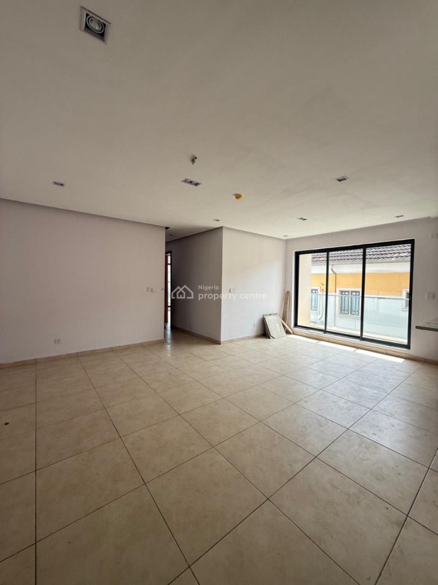 Distress Good Deal 2 Bedroom Apartment with Swimming Pool ,, Ologolo, Lekki, Lagos, Block of Flats for Sale
