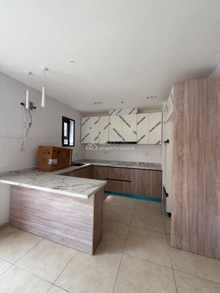 Distress Good Deal 2 Bedroom Apartment with Swimming Pool ,, Ologolo, Lekki, Lagos, Block of Flats for Sale
