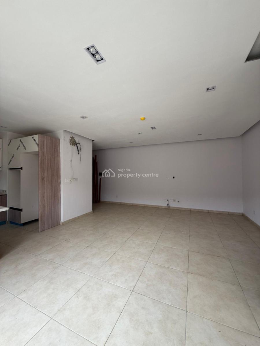 Distress Good Deal 2 Bedroom Apartment with Swimming Pool ,, Ologolo, Lekki, Lagos, Block of Flats for Sale