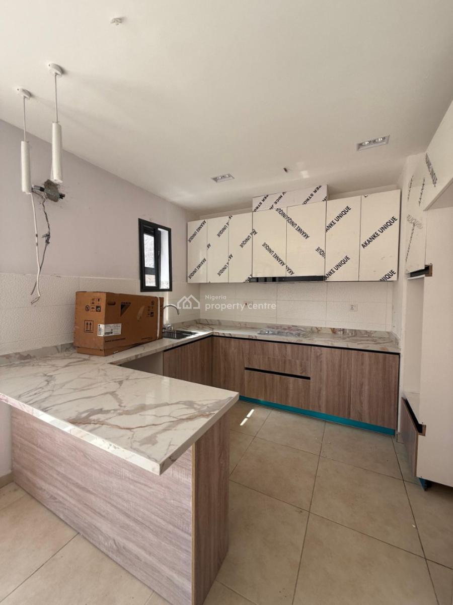 Distress Good Deal 2 Bedroom Apartment with Swimming Pool ,, Ologolo, Lekki, Lagos, Block of Flats for Sale