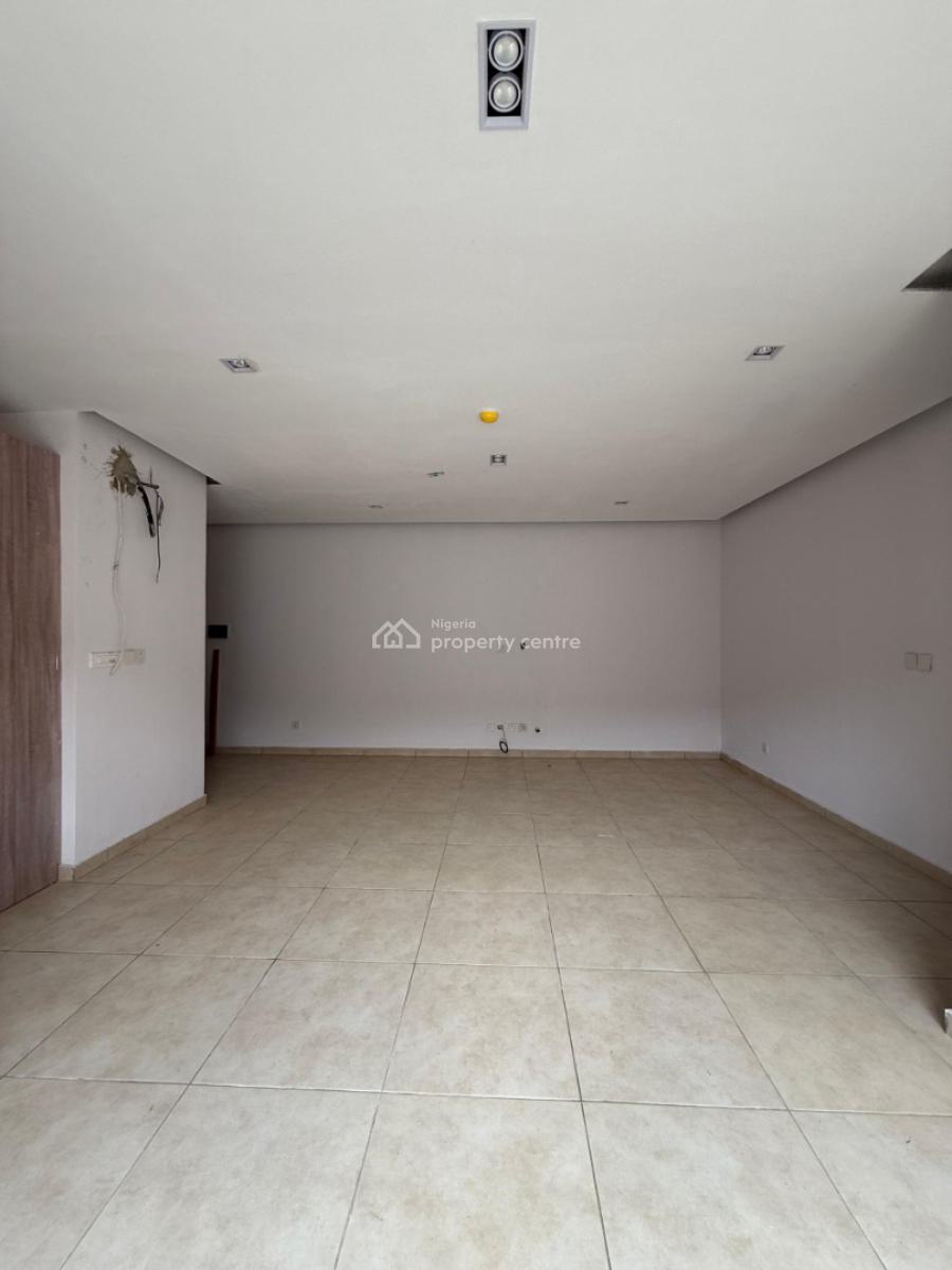 Distress Good Deal 2 Bedroom Apartment with Swimming Pool ,, Ologolo, Lekki, Lagos, Block of Flats for Sale