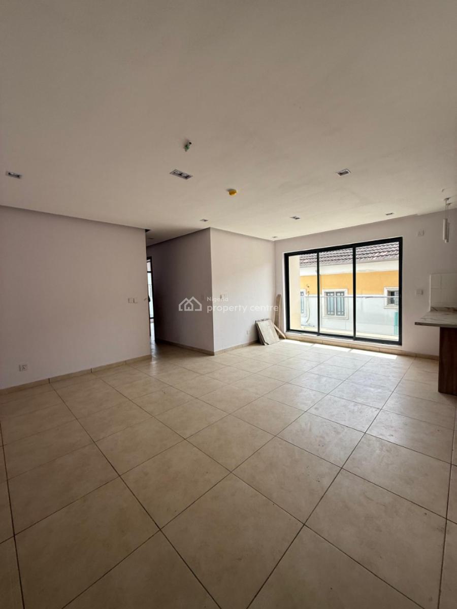 Distress Good Deal 2 Bedroom Apartment with Swimming Pool ,, Ologolo, Lekki, Lagos, Block of Flats for Sale