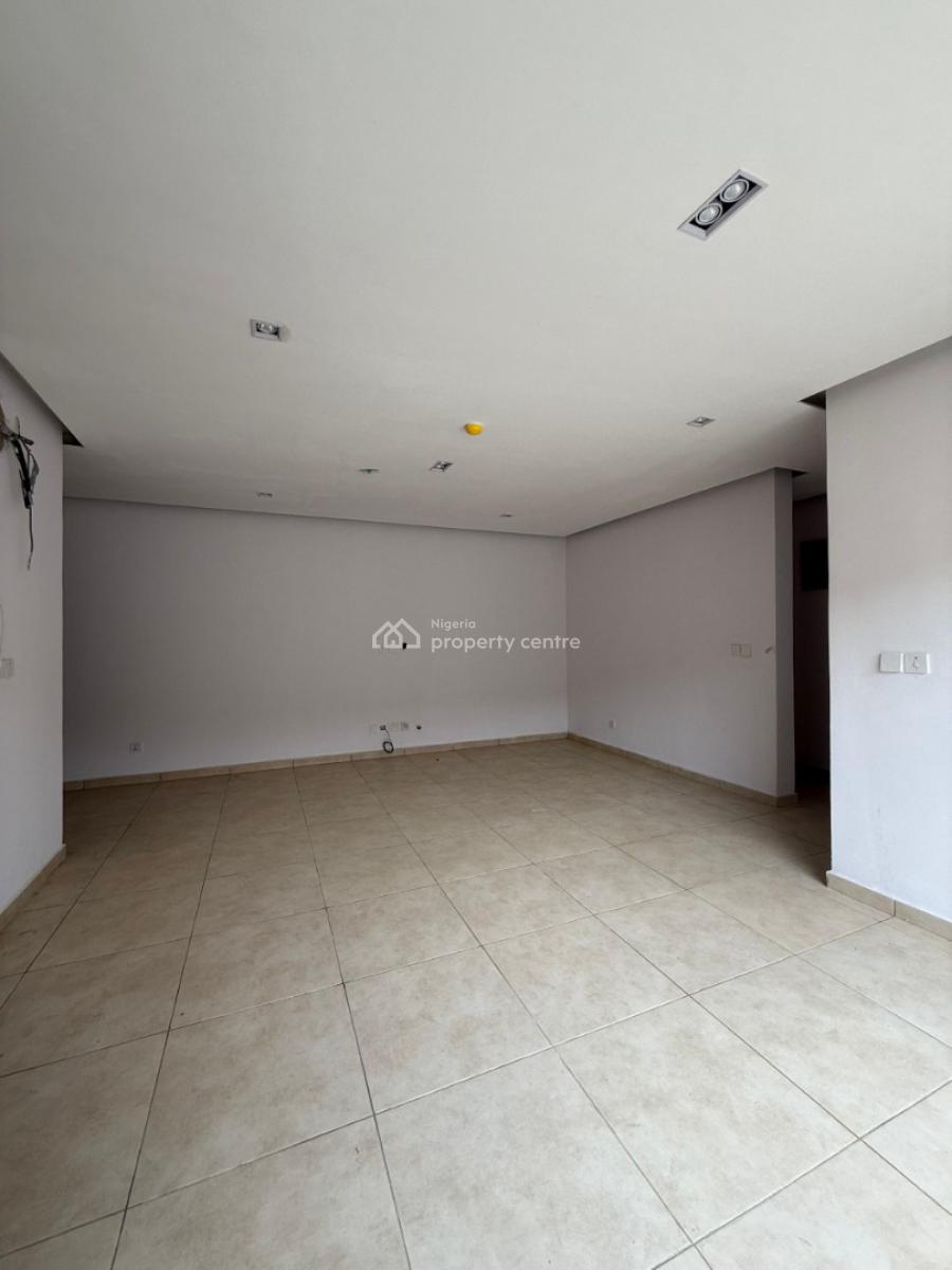 Distress Good Deal 2 Bedroom Apartment with Swimming Pool ,, Ologolo, Lekki, Lagos, Block of Flats for Sale