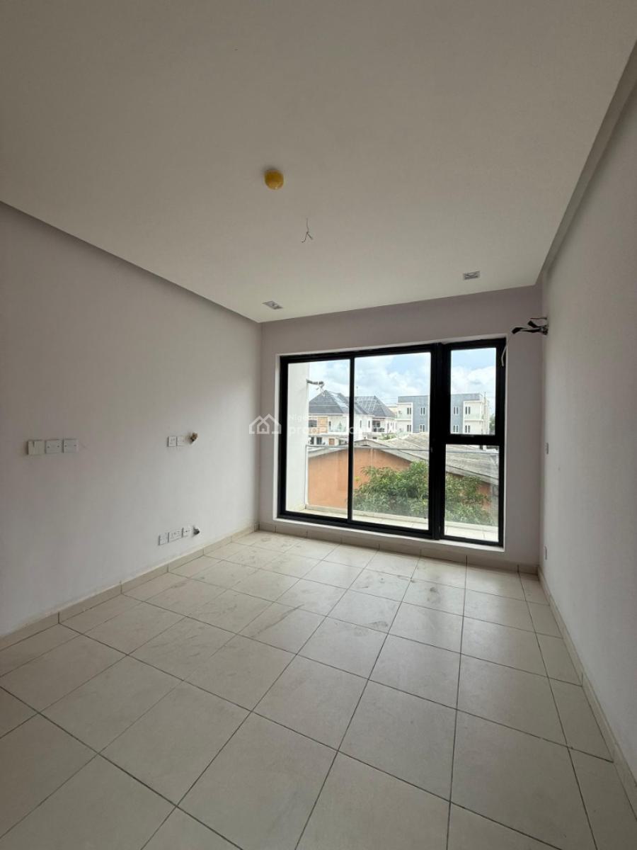 Distress Good Deal 2 Bedroom Apartment with Swimming Pool ,, Ologolo, Lekki, Lagos, Block of Flats for Sale