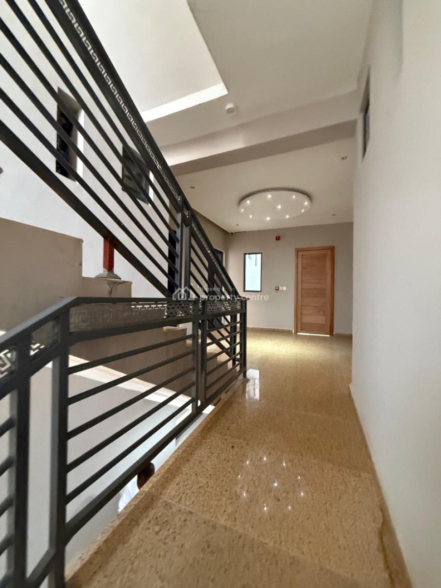 Distress Good Deal 2 Bedroom Apartment with Swimming Pool ,, Ologolo, Lekki, Lagos, Block of Flats for Sale