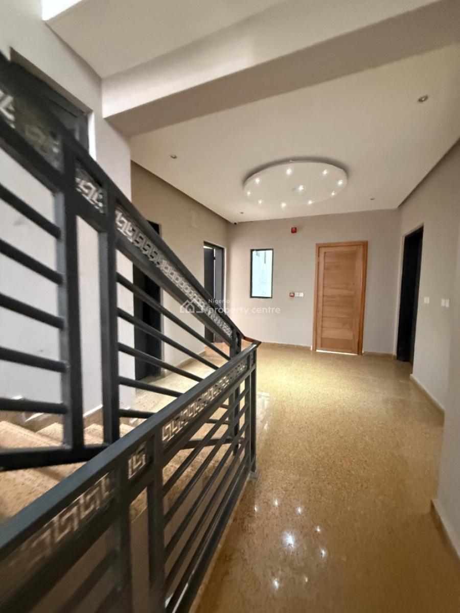 Distress Good Deal 2 Bedroom Apartment with Swimming Pool ,, Ologolo, Lekki, Lagos, Block of Flats for Sale