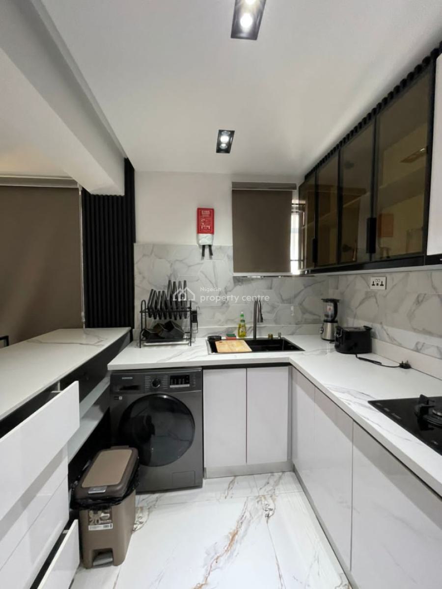Nicely Furnished 2 Bedroom Apartment, Lekki Phase 1, Lekki, Lagos, Flat / Apartment Short Let