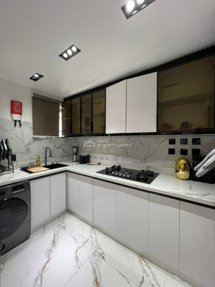 Nicely Furnished 2 Bedroom Apartment, Lekki Phase 1, Lekki, Lagos, Flat / Apartment Short Let
