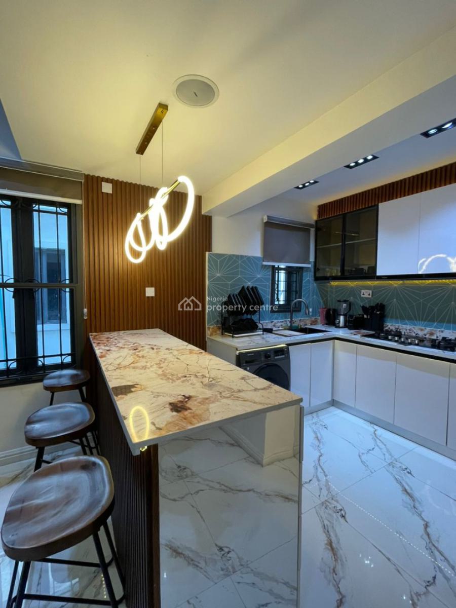 Nicely Furnshed 2 Bedroom Apartment, Lekki Phase 1, Lekki, Lagos, Flat / Apartment Short Let