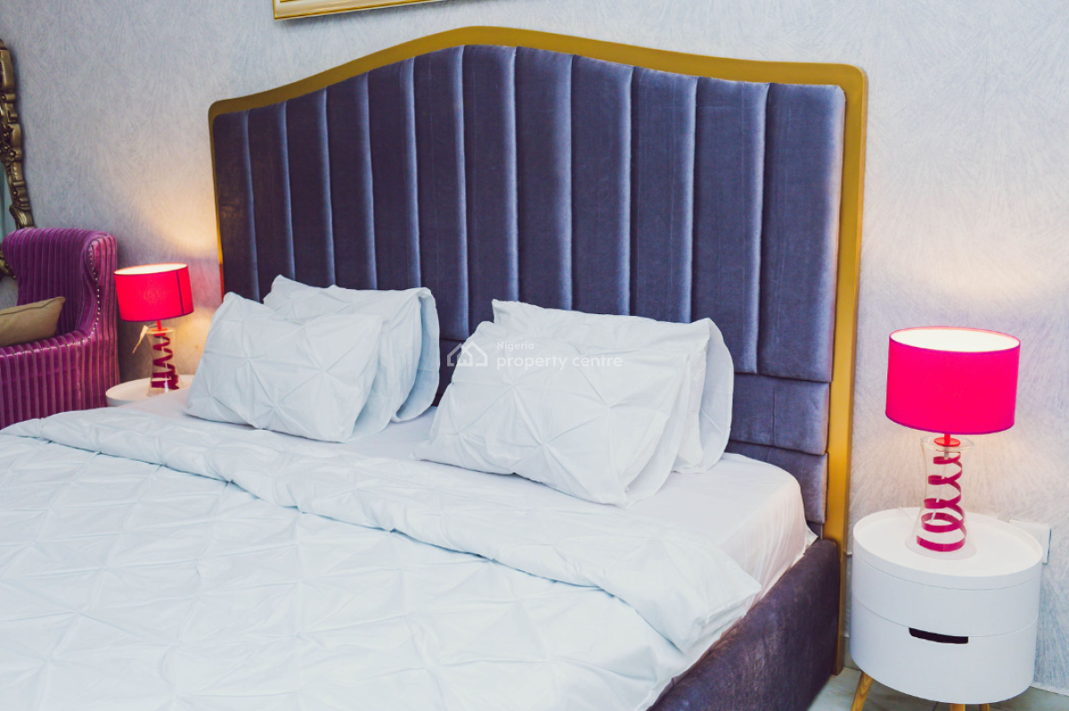 Nicely Furnished 4 Bedroom Apartment, Lekki Phase 1, Lekki, Lagos, Flat / Apartment Short Let