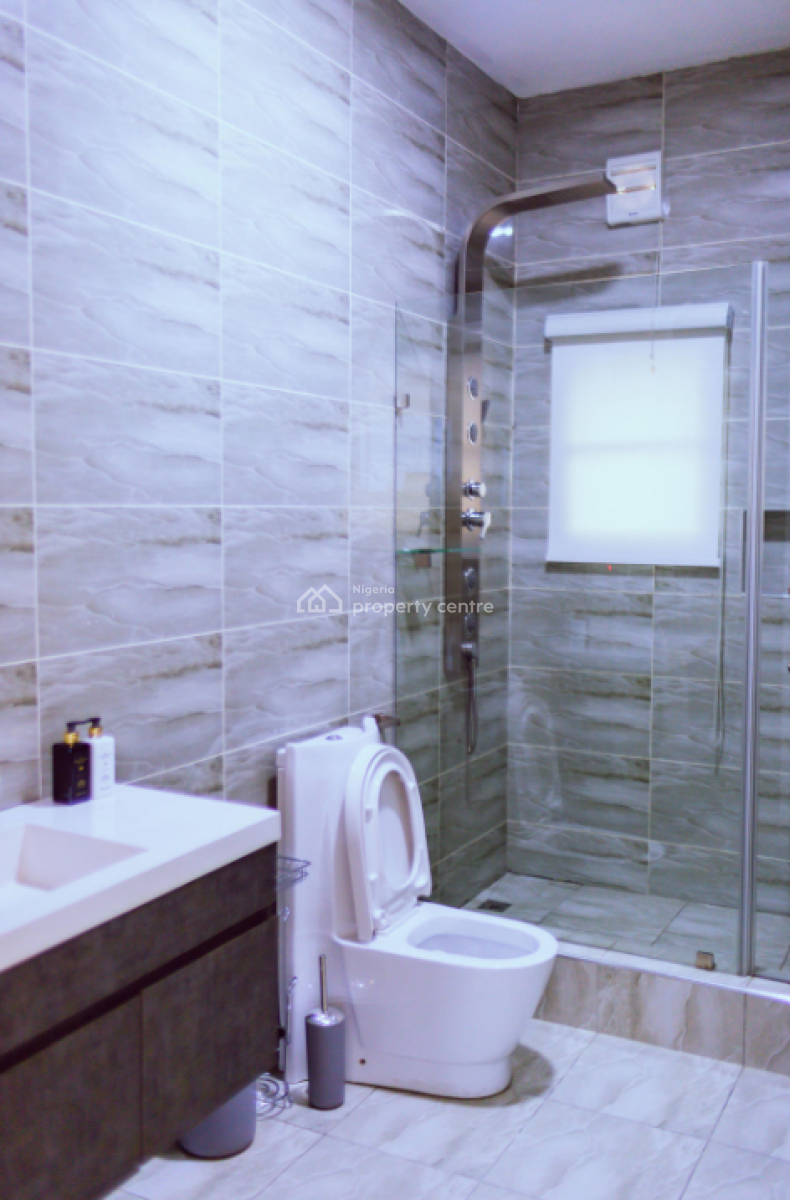 Nicely Furnished 4 Bedroom Apartment, Lekki Phase 1, Lekki, Lagos, Flat / Apartment Short Let