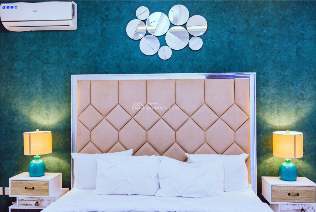 Nicely Furnished 4 Bedroom Apartment, Lekki Phase 1, Lekki, Lagos, Flat / Apartment Short Let