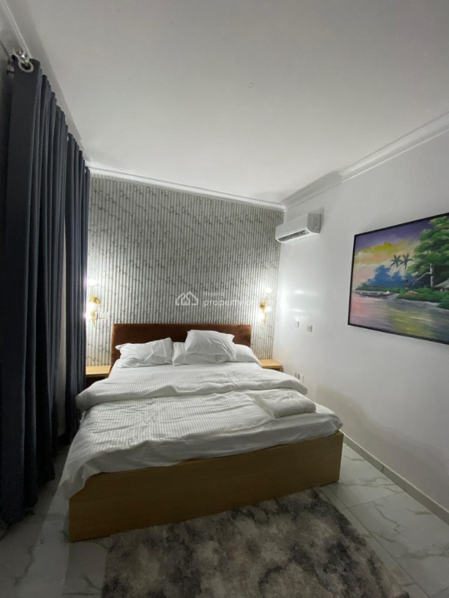 Nicely Furnished 3 Bedroom Apartment, Lekki Phase 1, Lekki, Lagos, Flat / Apartment Short Let