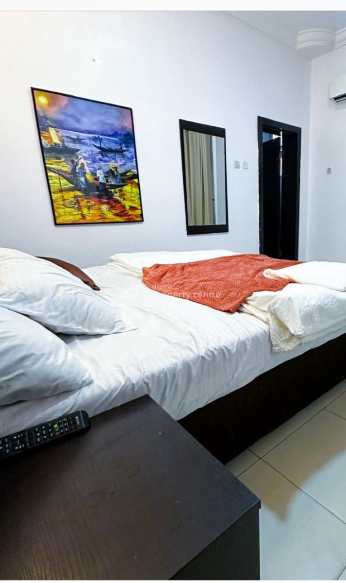 Nicely Furnished 3 Bedroom Apartment, Lekki Phase 1, Lekki, Lagos, Flat / Apartment Short Let