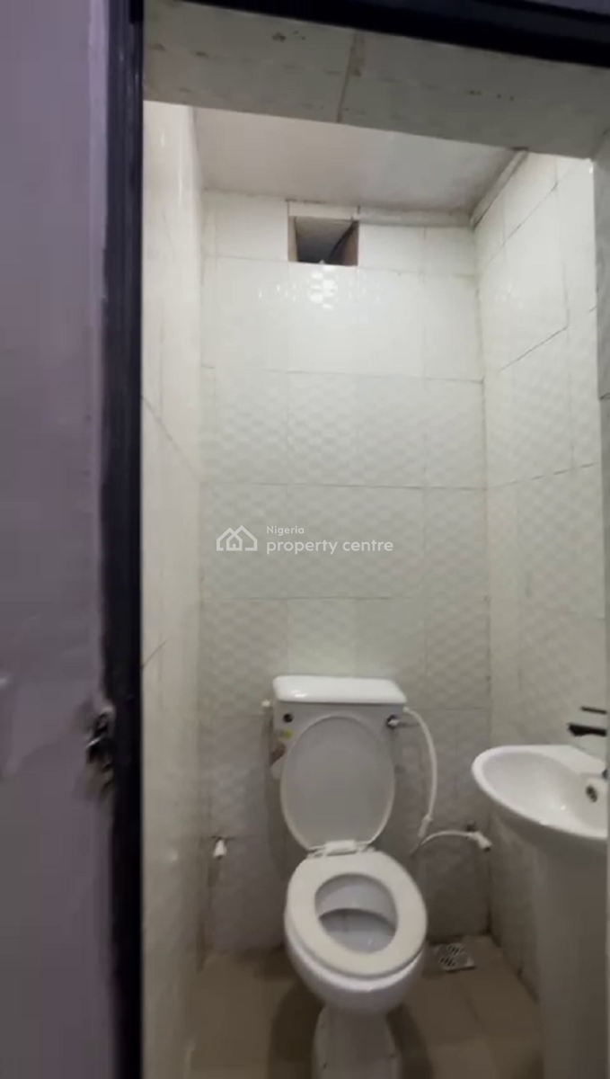 Nicely Furnished 1 Bedroom Apartment, Surulere, Lagos, Flat / Apartment Short Let