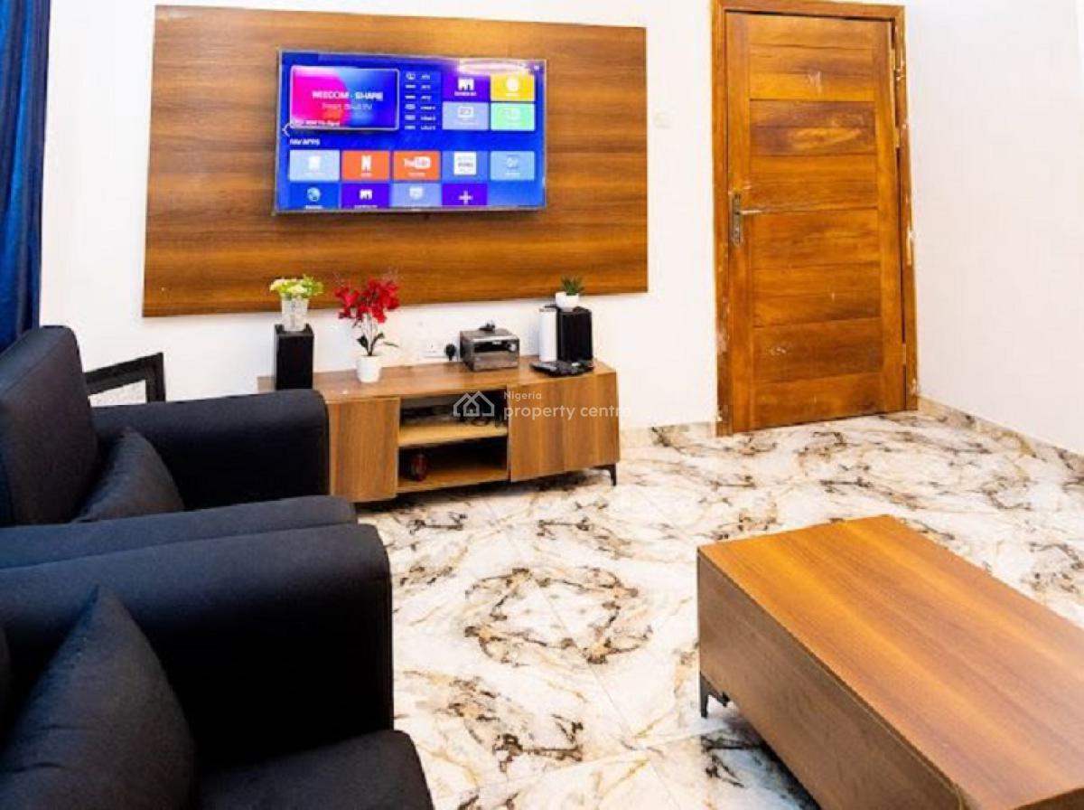 Nicely Furnished 2 Bedroom Apartment, Sabo, Yaba, Lagos, Flat / Apartment Short Let