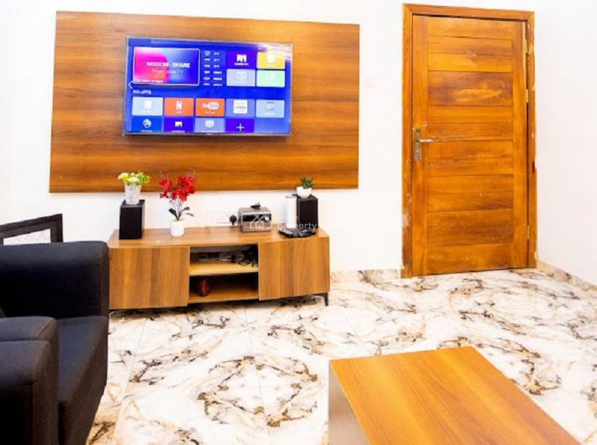 Nicely Furnished 2 Bedroom Apartment, Sabo, Yaba, Lagos, Flat / Apartment Short Let