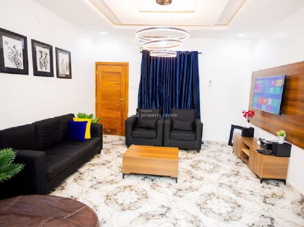 Nicely Furnished 2 Bedroom Apartment, Sabo, Yaba, Lagos, Flat / Apartment Short Let