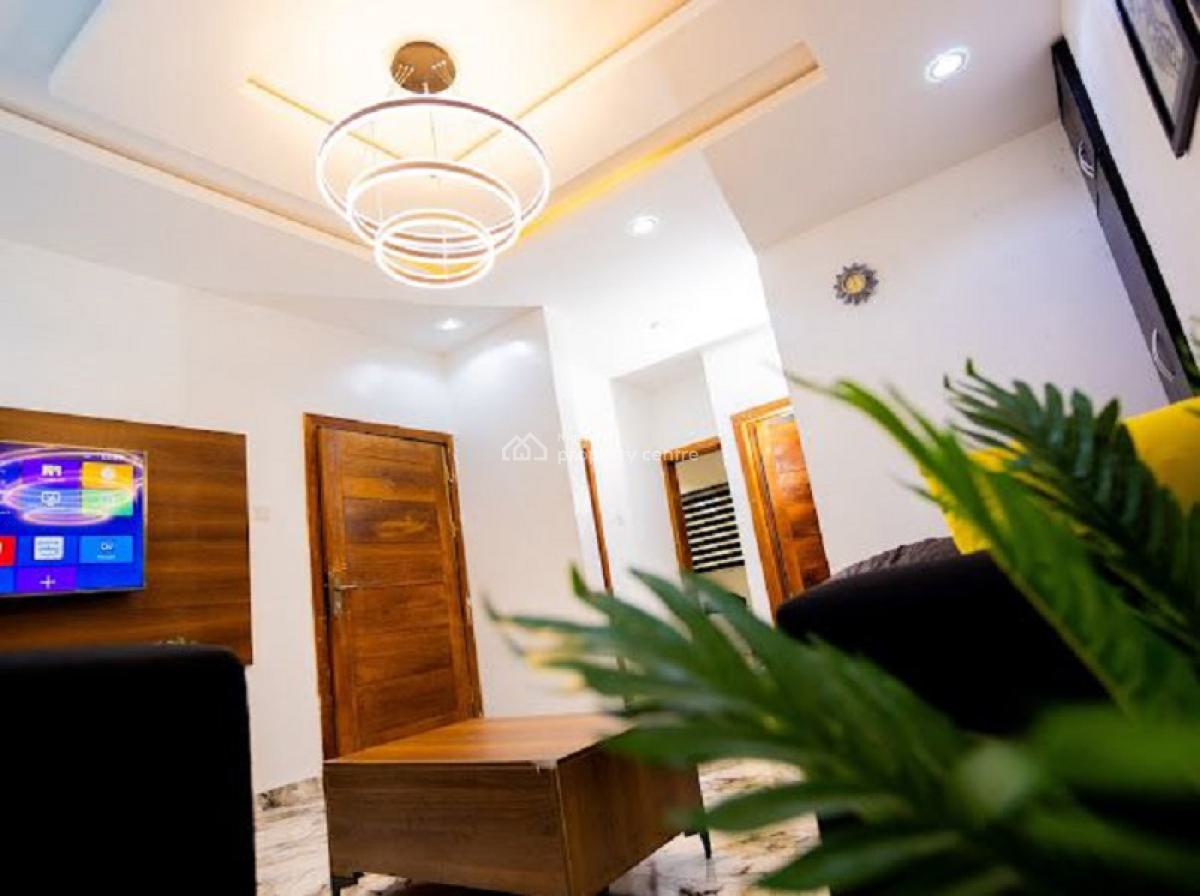 Nicely Furnished 2 Bedroom Apartment, Sabo, Yaba, Lagos, Flat / Apartment Short Let