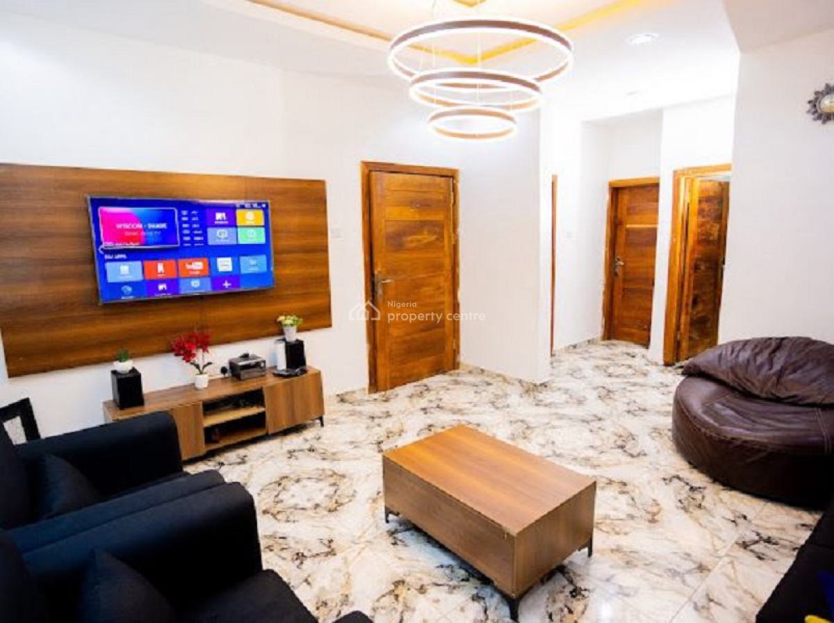 Nicely Furnished 2 Bedroom Apartment, Sabo, Yaba, Lagos, Flat / Apartment Short Let