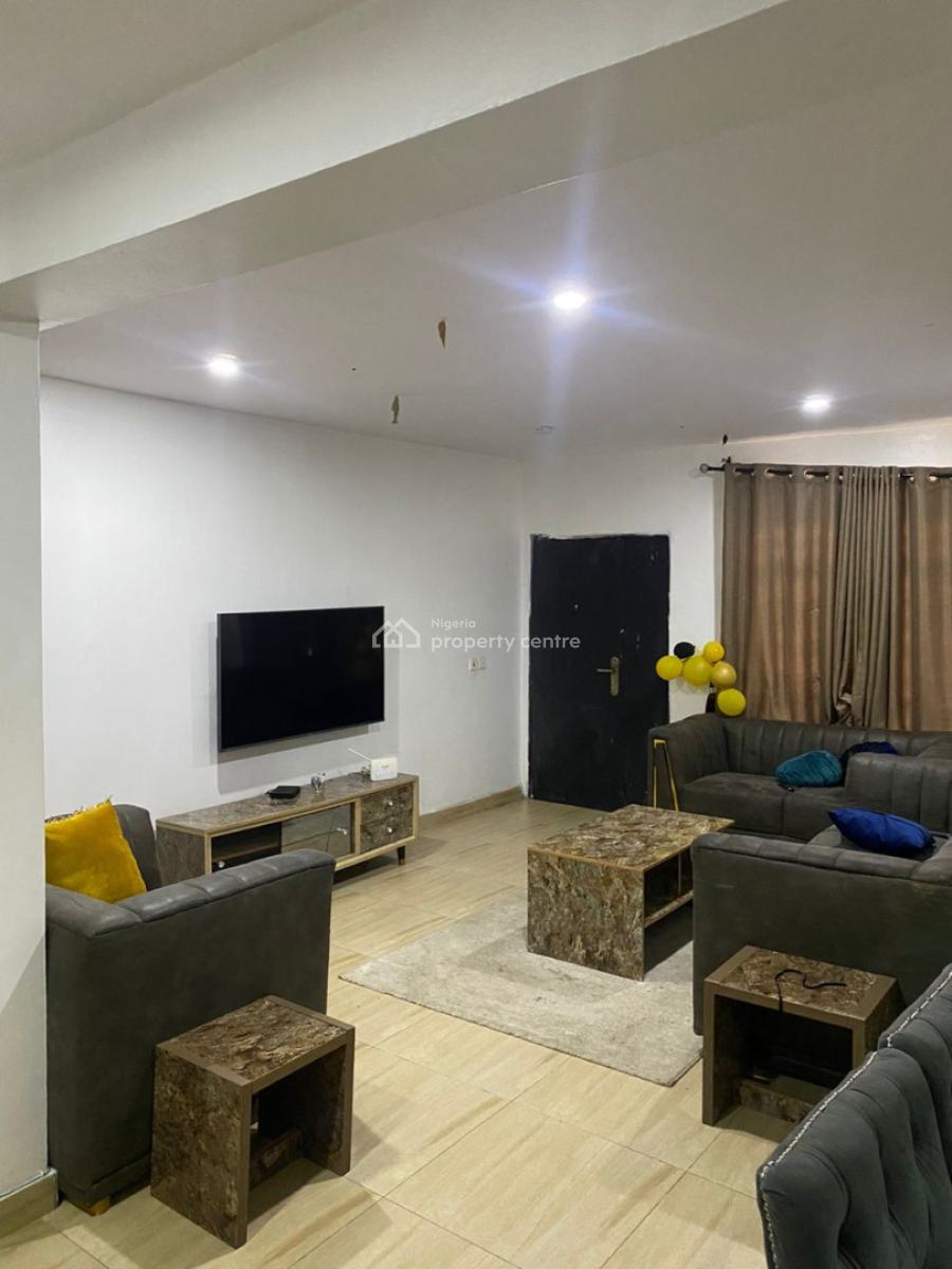Nicely Furnished 2 Bedrooms Apartment, Onike, Yaba, Lagos, Flat / Apartment Short Let