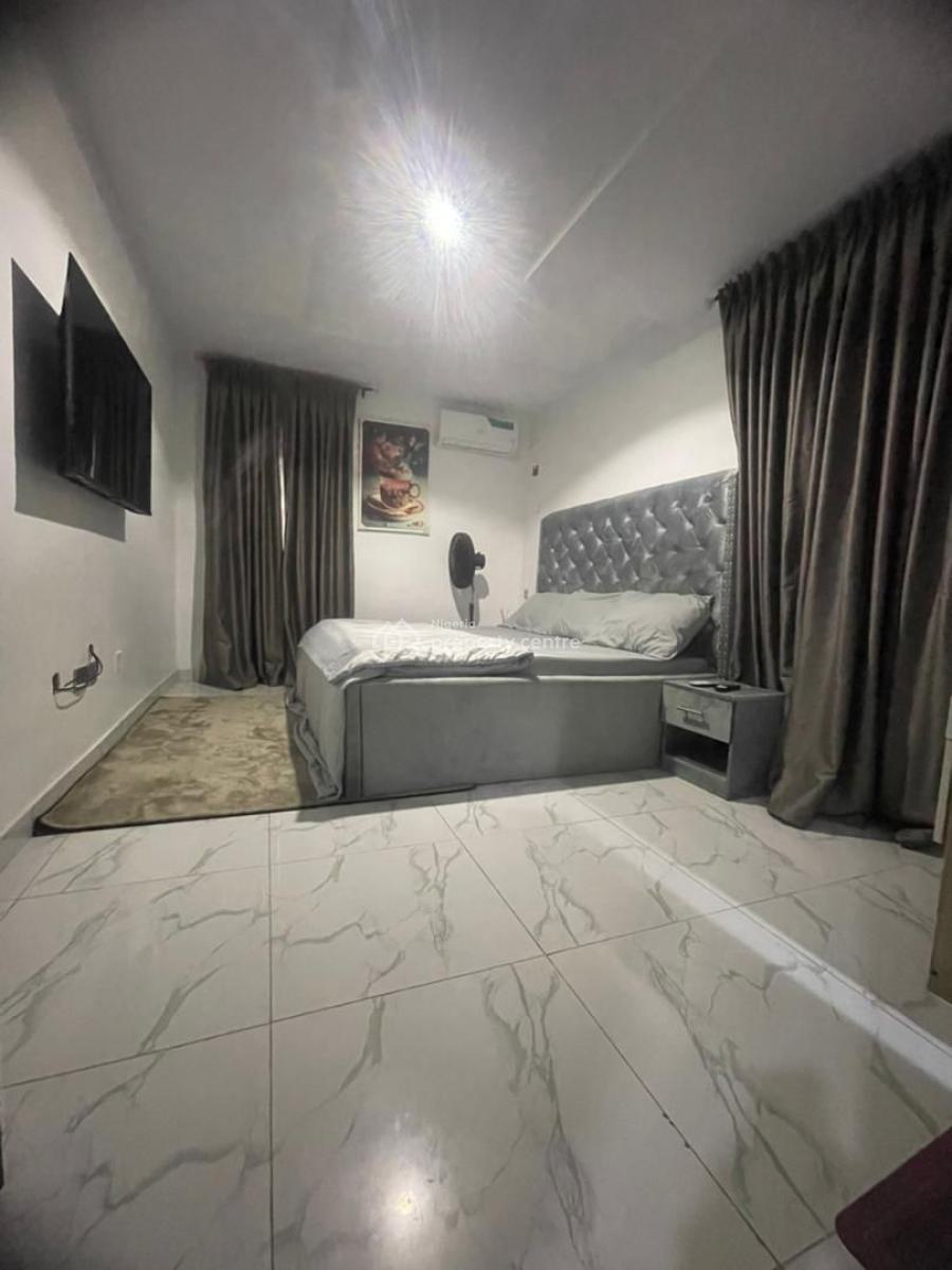 Nicely Furnished 3 Bedrooms Apartment, Ajao Estate, Isolo, Lagos, Flat / Apartment Short Let