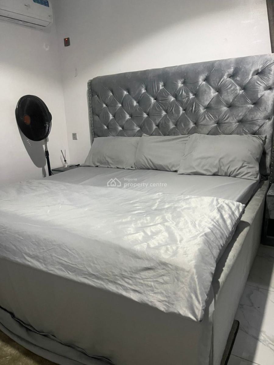 Nicely Furnished 3 Bedrooms Apartment, Ajao Estate, Isolo, Lagos, Flat / Apartment Short Let