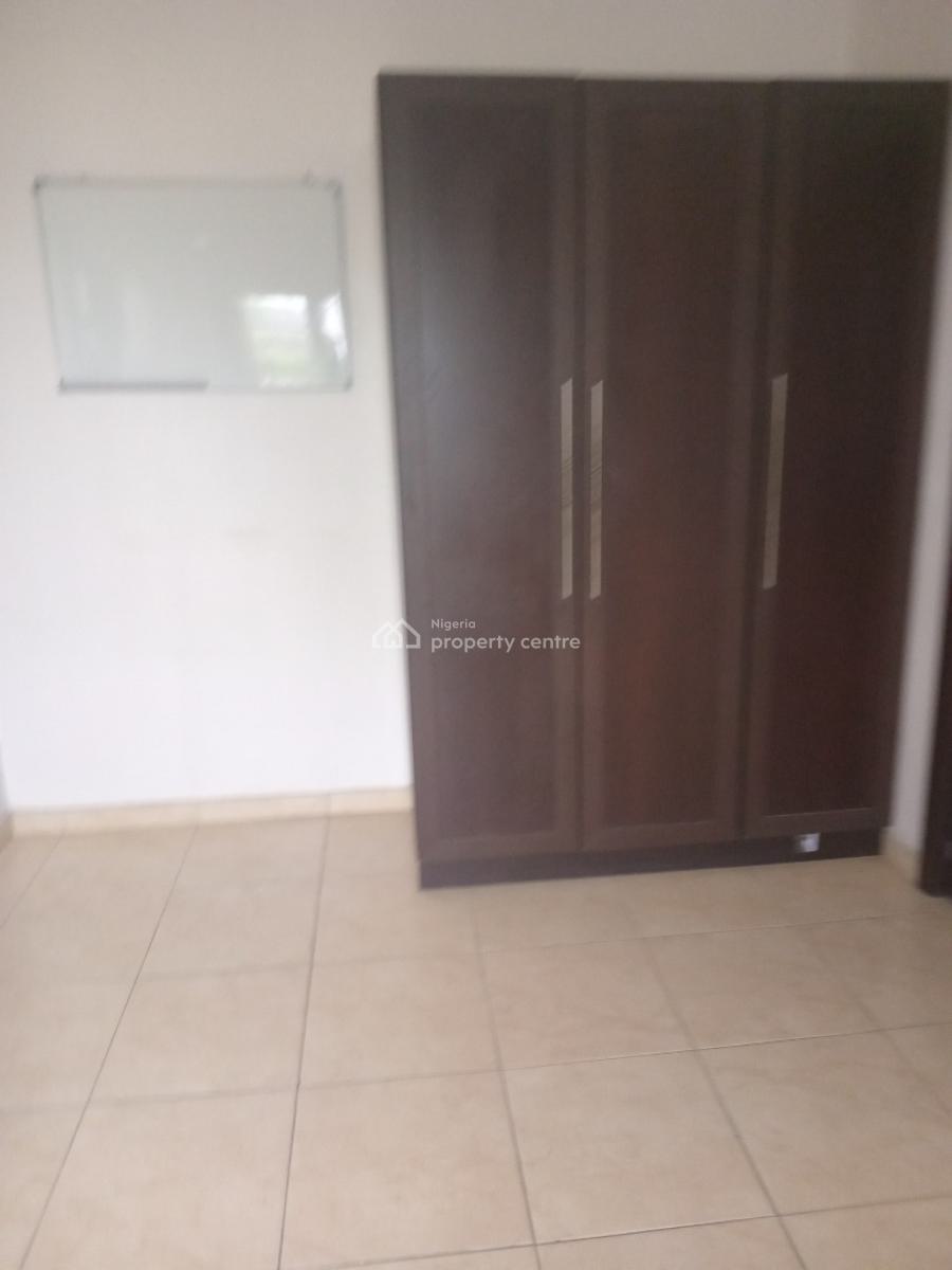 Spacious 2 Bedroom Flat Upstairs, Ilasan, Ikate, Lekki, Lagos, Flat / Apartment for Rent