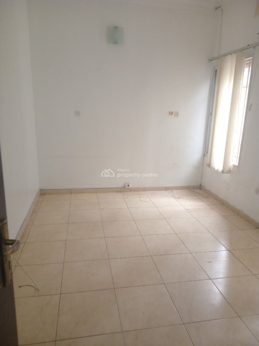 Spacious 2 Bedroom Flat Upstairs, Ilasan, Ikate, Lekki, Lagos, Flat / Apartment for Rent