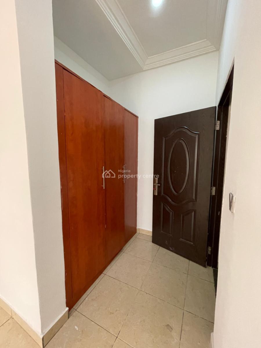 Super Clean 3 Bedroom Flat with Bq in Serene and Secured Neighborhood, By Exclusive Hotel, Wuye, Abuja, Flat / Apartment for Rent