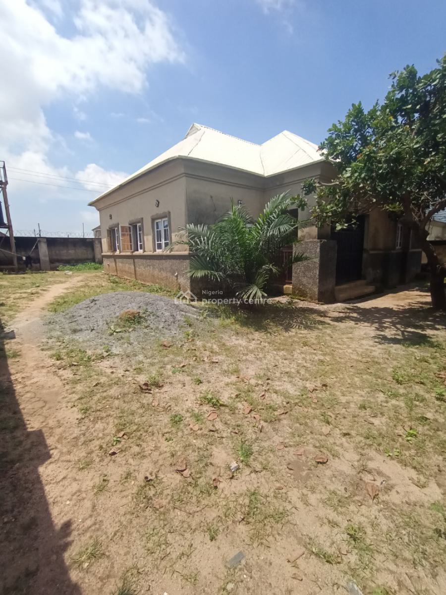 3 Bedroom Bungalow, Rainbow Estate Axis, Pyakasa, Lugbe District, Abuja, Detached Bungalow for Sale