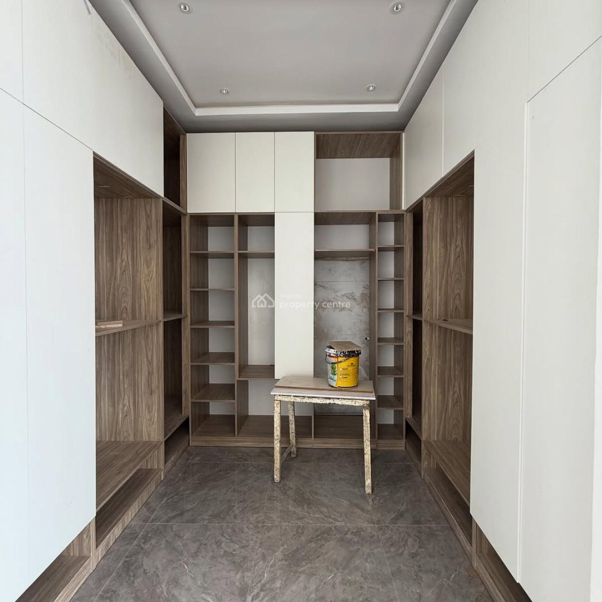 Brand New Tastefully Built 4 Bedrooms Penthouse Apartment with Bq, Guzape District, Abuja, Flat / Apartment for Sale