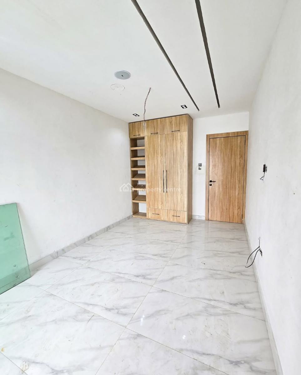 2 Bedroom Apartment, Lekki Phase 1, Lekki, Lagos, Flat / Apartment for Sale