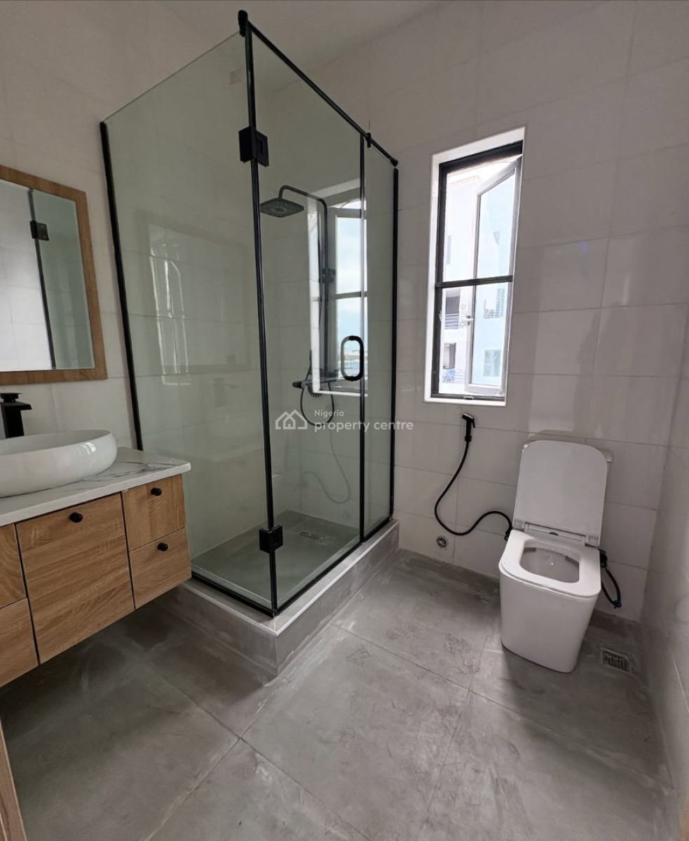 2 Bedroom Apartment, Lekki Phase 1, Lekki, Lagos, Flat / Apartment for Sale